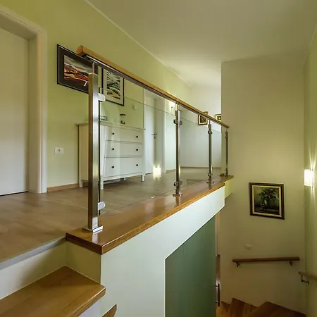 Vila Luxurious Holiday With Swimming Pool In